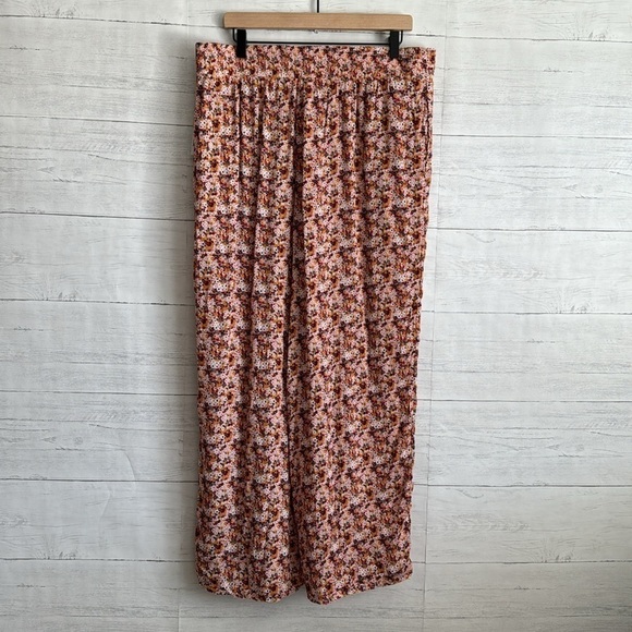 Dip Floral Wide Leg Pants | SIZE 1X - Picture 2 of 9